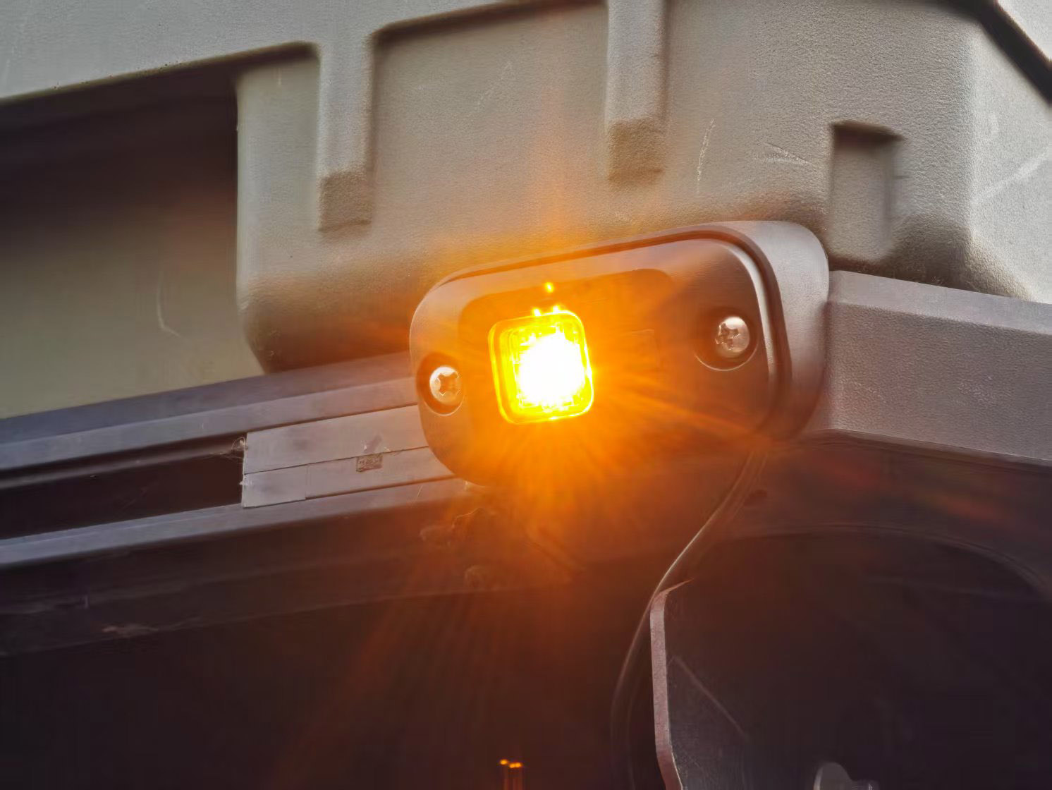 LED Rock Light with BUILT-IN DIMMER SWITCH for Roof Racks & Canopies 9 - 14V DC